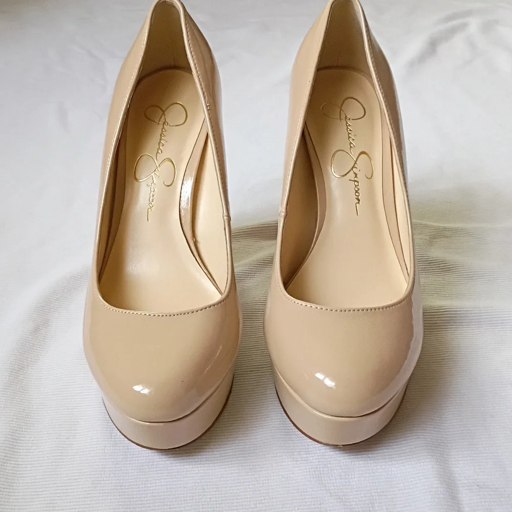 Jessica Simpson Dylexi Platform Nude Pumps - Picture 2 of 8